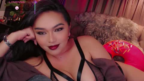 Snapshot of hay_fa chatting on 10.31.25 HAYFA online show from 10.31.25