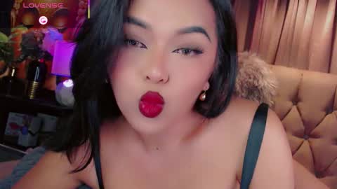 Snapshot of hay_fa chatting on 11.10.25 HAYFA online show from 11.10.25