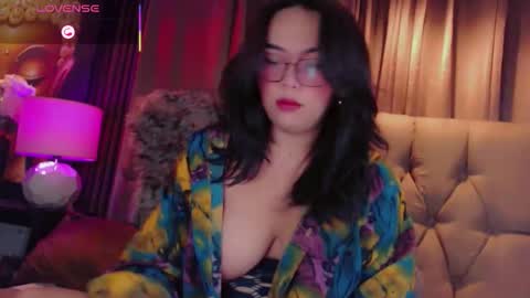 Snapshot of hay_fa chatting on 12.02.25 HAYFA online show from 12.02.25