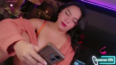 Snapshot of hay_fa chatting on 12.20.25 HAYFA online show from 12.20.25