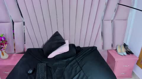 hazel_18_ online show from 04.18.26
