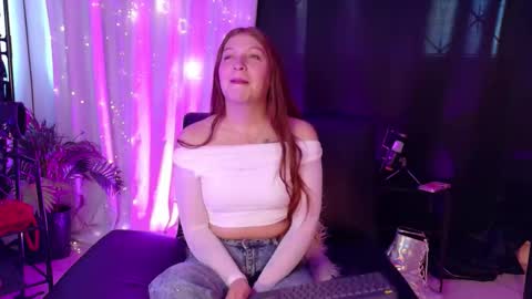 Snapshot of hazel_muller chatting on 02.14.26 hazel_muller online show from 02.14.26