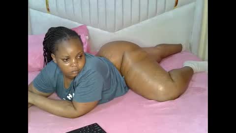 Snapshot of hazel_spanky chatting on 01.12.25 hazel_spanky online show from 01.12.25