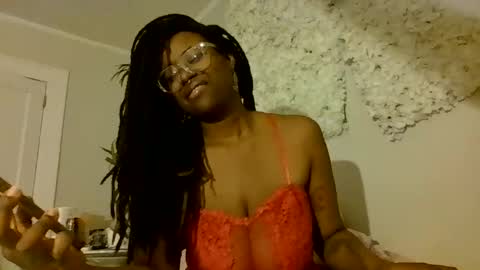 Snapshot of hazelhanes chatting on 01.12.26 Hazel Hanes online show from 01.12.26