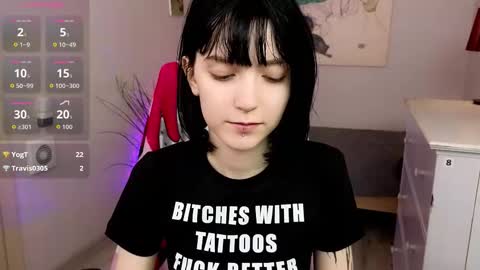 Snapshot of hazeltompson chatting on 09.13.25 hazeltompson online show from 09.13.25