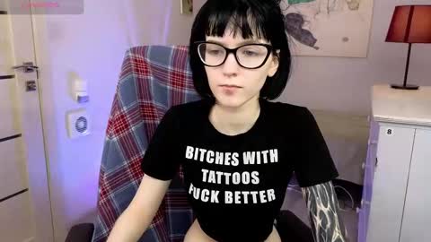 Snapshot of hazeltompson chatting on 11.14.25 hazeltompson online show from 11.14.25