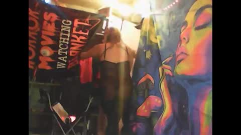 Snapshot of hblondie chatting on 02.17.26 sexy ass wanting her coochie teased boooooty ate by bd online show from 02.17.26