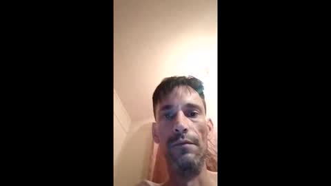 Snapshot of heardinio5 chatting on 09.19.25 heardinio5 online show from 09.19.25