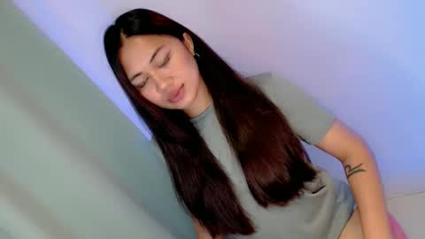 Snapshot of heart_of_asia chatting on 11.16.25 Yoshin online show from 11.16.25