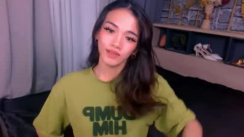 Snapshot of heather_winter chatting on 12.19.25 HEATHER online show from 12.19.25