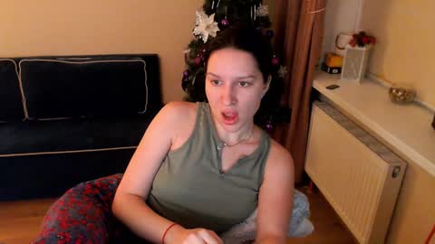 Snapshot of heaven_chloe chatting on 01.26.25 Heaven girl online show from 01.26.25