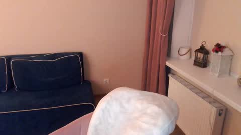 Snapshot of heaven_chloe chatting on 02.20.25 Heaven girl online show from 02.20.25