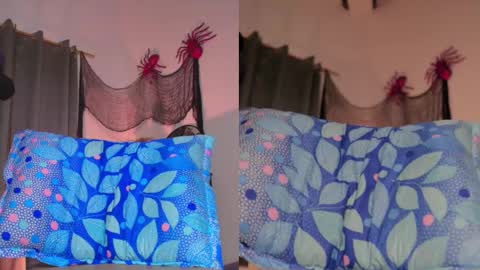 Snapshot of heaven_puertas chatting on 10.25.25 heaven_puertas online show from 10.25.25