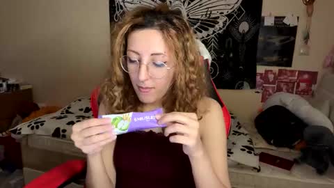 Snapshot of heavenlycreature chatting on 11.20.25 Diana online show from 11.20.25