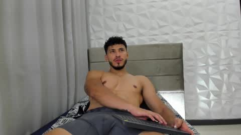 Snapshot of heavy_thor chatting on 12.03.24 Thor online show from 12.03.24