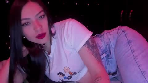 Snapshot of hecate_and_crow chatting on 01.18.26 online show from 01.18.26