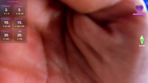 Snapshot of hecate_doll chatting on 05.17.26 hecate_doll online show from 05.17.26