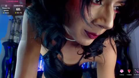 Snapshot of hecate_doll chatting on 05.21.26 hecate_doll online show from 05.21.26