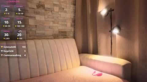 Snapshot of hecate_gh chatting on 10.22.25 Hecate online show from 10.22.25