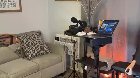 LockedThug online show from 12.21.25