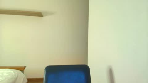 Snapshot of hee_jin chatting on 06.11.26 Lilu online show from 06.11.26