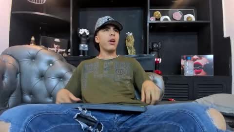 Snapshot of heellboy_ chatting on 11.12.25 heellboy_ online show from 11.12.25