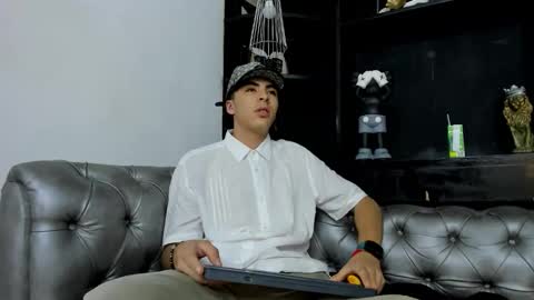 Snapshot of heellboy_ chatting on 11.27.25 heellboy_ online show from 11.27.25