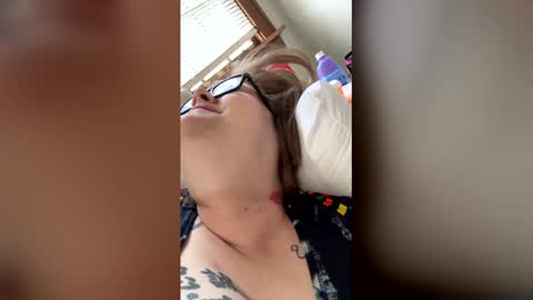 Snapshot of heidimackey2 chatting on 05.19.26 heidimackey2 online show from 05.19.26