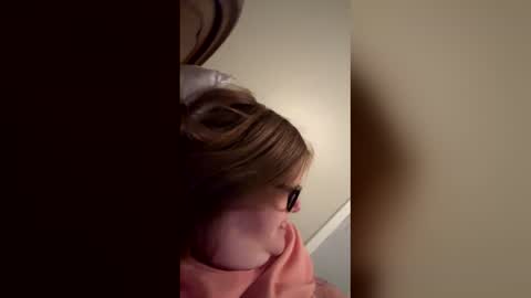 Snapshot of heidimackey2 chatting on 05.22.26 heidimackey2 online show from 05.22.26