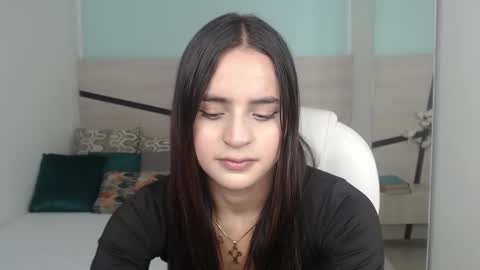 Snapshot of heidy_hoiss chatting on 02.08.25 Heidy online show from 02.08.25