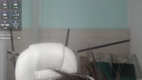 Snapshot of heidy_hoiss chatting on 02.22.25 Heidy online show from 02.22.25