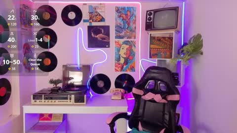 Snapshot of heidy_palmer chatting on 11.22.25 Sara online show from 11.22.25