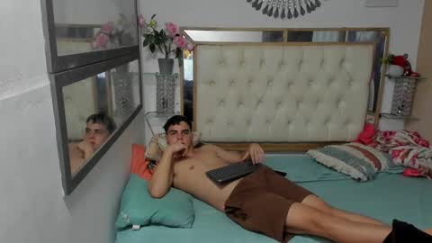 Snapshot of heiker_ chatting on 10.30.25 heiker_ online show from 10.30.25