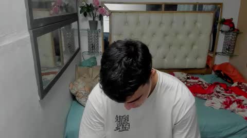 Snapshot of heiker_ chatting on 11.12.25 heiker_ online show from 11.12.25