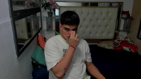 Snapshot of heiker_ chatting on 12.14.25 heiker_ online show from 12.14.25