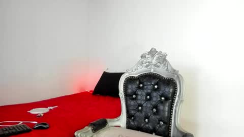 Hela   Independent model online show from 11.05.25