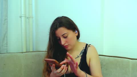 helen_adams_ online show from 12.12.24