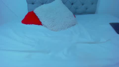 helen_curly online show from 02.19.25