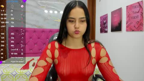 Snapshot of helen_russoo chatting on 12.03.25 Helen online show from 12.03.25