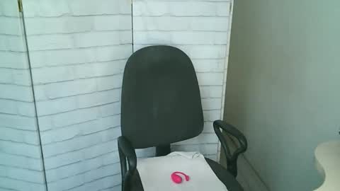 Snapshot of helen_xi chatting on 01.15.26 Helen online show from 01.15.26