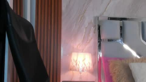 Helena Santos  online show from 08.08.26