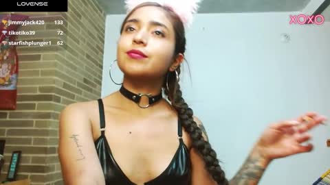Snapshot of helenacyruss666 chatting on 01.11.25 Only 18 cyrus online show from 01.11.25
