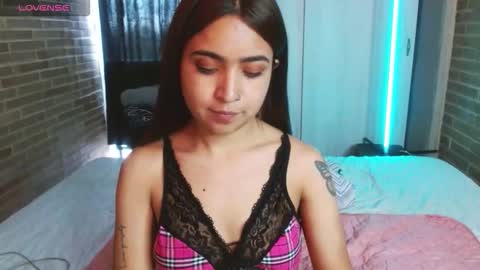 Snapshot of helenacyruss666 chatting on 09.23.25 Only 18 cyrus online show from 09.23.25
