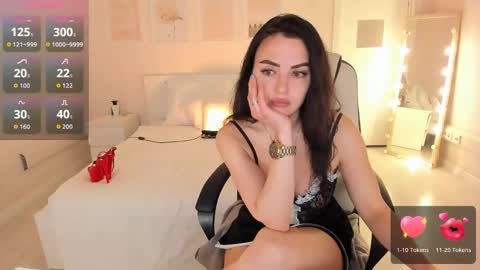 Snapshot of helenaregal chatting on 05.08.26 Helena online show from 05.08.26