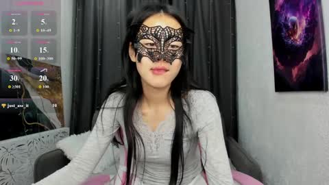 Snapshot of helenblazetrt chatting on 03.31.26 Hi I am Helen online show from 03.31.26