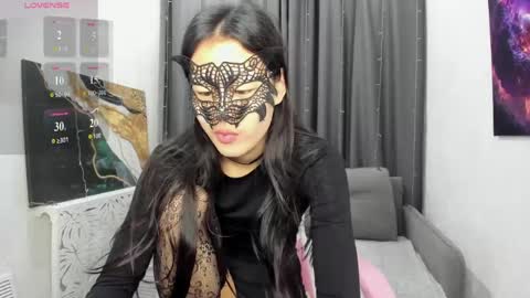 Snapshot of helenblazetrt chatting on 05.09.26 Hi I am Helen online show from 05.09.26