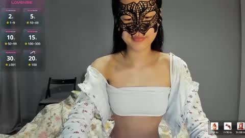 Snapshot of helenblazetrt chatting on 05.17.26 Hi I am Helen online show from 05.17.26