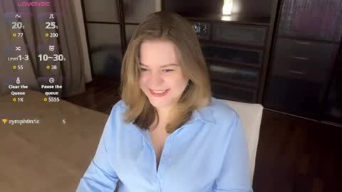 Snapshot of helenbonham chatting on 04.28.26 Helena Bonham online show from 04.28.26