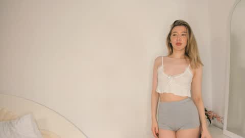 Sarah  here Help to make 100 thumbs up  online show from 01.30.25