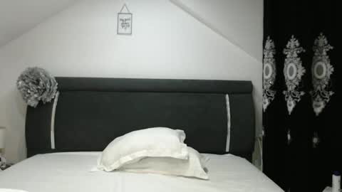 helenhelly online show from 01.09.25